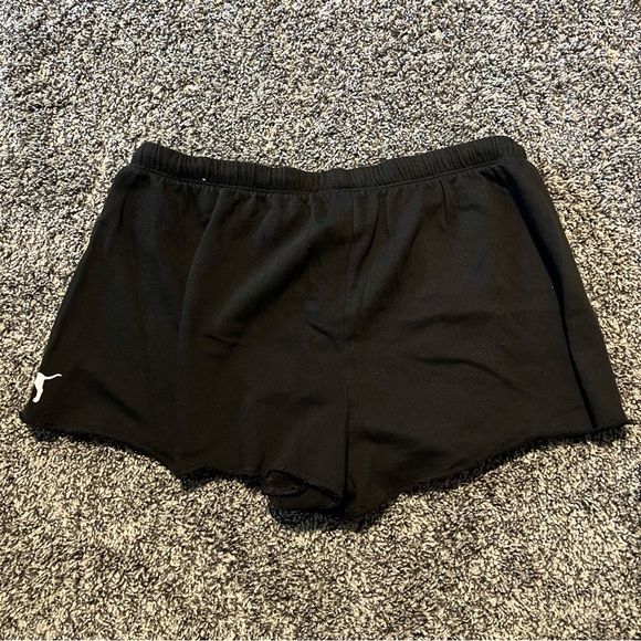 ❌SOLD❌ PINK Victoria’s Secret Shorts - Picture 4 of 4